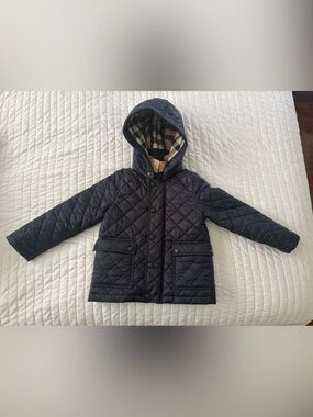 Burberry Kids Quilted Hooded Jacket in Navy